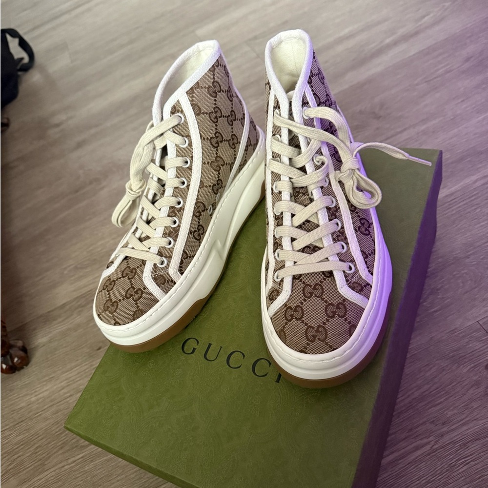 Gucci High-Top Sneakers w/ box, extra laces (EXCELLENT condition)
